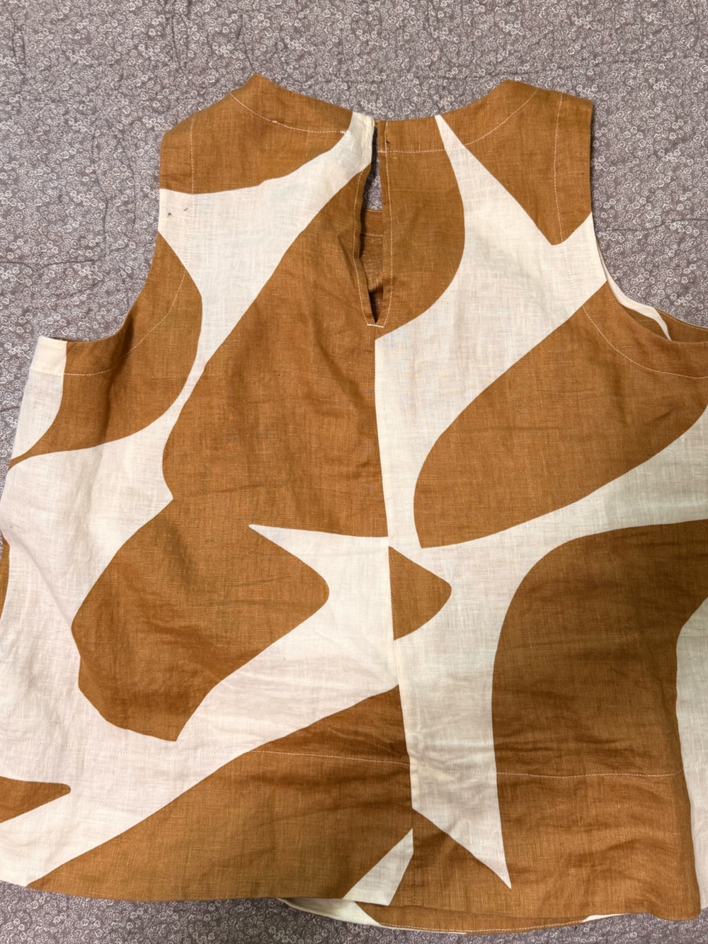 Banana Republic Sleeveless Linen-Blend Abstract Print Top in Brown and Cream - Picture 2 of 6